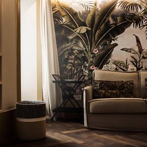 Suite 1 King Sofa bed City view Balcony